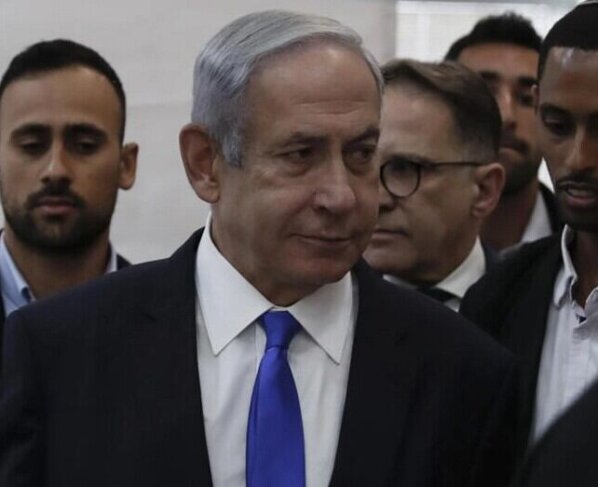 La Justicia de Israel reabrió el juicio contra el primer ministro, Benjamin Netanyahu, acusado de fraude, soborno y abuso de confianza, en un proceso que comenzó en 2020