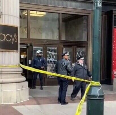 Un apuñalamiento masivo este lunes en Macy’s de Center City, en Filadelfia, dejó un vigilante muerto y dos personas más heridas.