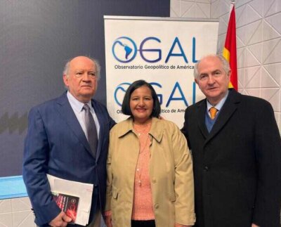 Los resultados del referendo auguran un cambio político en Venezuela, afirmaron Carlos Blanco y Dinorah Figuera, dirigentes políticos exiliados en Madrid.