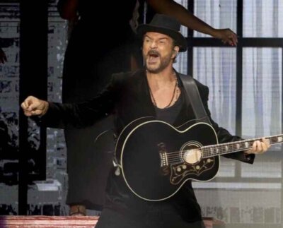 Ricardo Arjona anunció su retiro de los escenarios, debe someterse a una intervención quirúrgica para tratar una dolencia en la espalda.