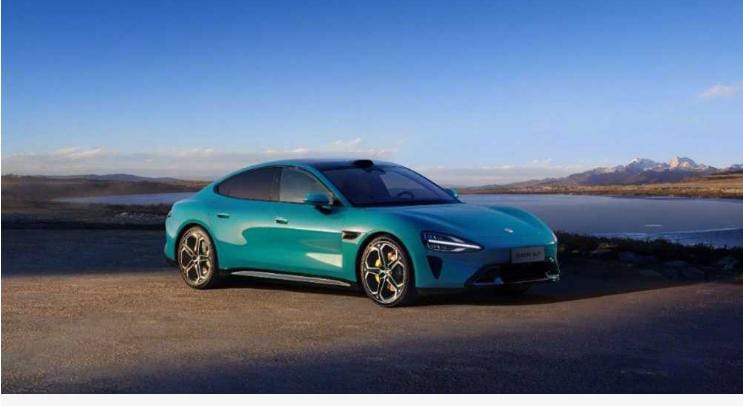 Xiaomi presentó SEU7 su primer coche eléctrico y mostró tres tipos de colores diferentes que podrían estar en el mercado.