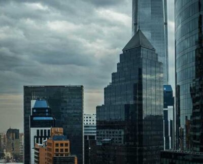 Chile elegirá entre la actual Constitución o una nueva, el próximo domingo en un plebiscito que podría eliminar la restringida ley de aborto y endurecer el trato hacia la migración irregular.