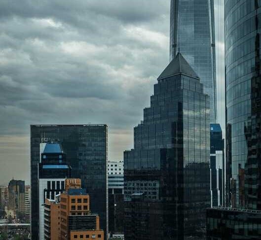 Chile elegirá entre la actual Constitución o una nueva, el próximo domingo en un plebiscito que podría eliminar la restringida ley de aborto y endurecer el trato hacia la migración irregular.