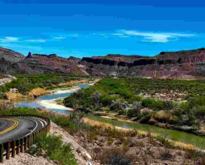 Arrestar inmigrantes contempla ley del Gobernador de Texas y otorga a los jueces locales autoridad para ordenarles que abandonen el país.