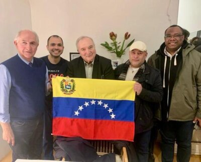 Antonio Ledezma se reunió con venezolanos en Berlín y dijo que la prioridad de la candidata es lograr elecciones libres en Venezuela.
