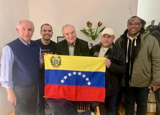 Antonio Ledezma se reunió con venezolanos en Berlín y dijo que la prioridad de la candidata es lograr elecciones libres en Venezuela.
