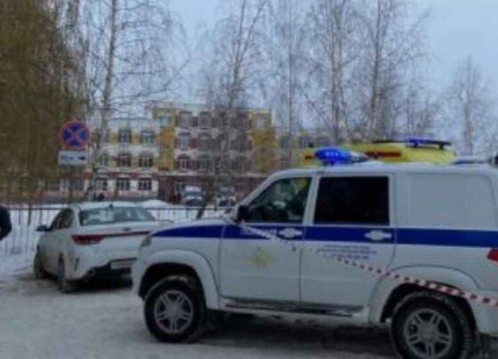 Una adolescente abrió fuego en una escuela en el sudoeste de Rusia, asesinó a una compañera e hirió a otros cinco alumnos antes de suicidarse.