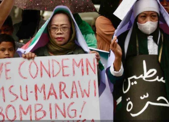 El grupo terrorista Estado Islámico reivindicó hoy el atentado con un artefacto explosivo que este domingo dejó un saldo de cuatro personas muertas y 42 heridas