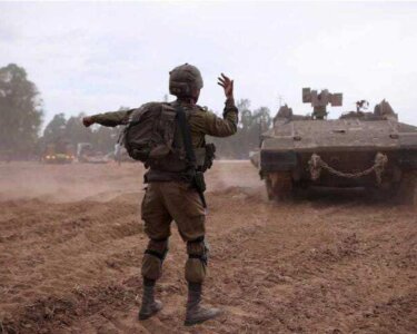 Las Fuerzas Armadas israelíes confirmaron el inicio de la ofensiva militar terrestre sobre el sur de la Franja de Gaza.