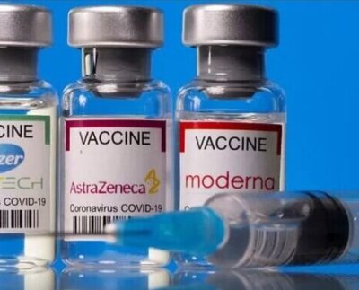 Descubren dos efectos secundarios en vacunas de Pfizer y Astrazeneca. El último informe de fármaco vigilancia de la Agencia Española reveló la presencia de dos reacciones adversas que se encuentran en las vacunas.