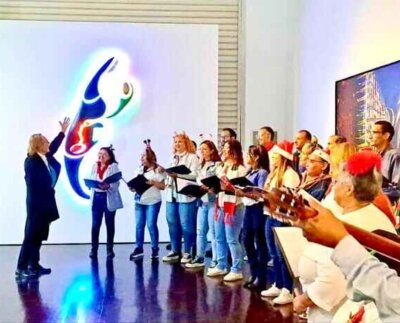 Espiritualidad y Surrealismo en la obra del maestro Alexis De La Sierra en esta natividad está presente en sus exposiciones.