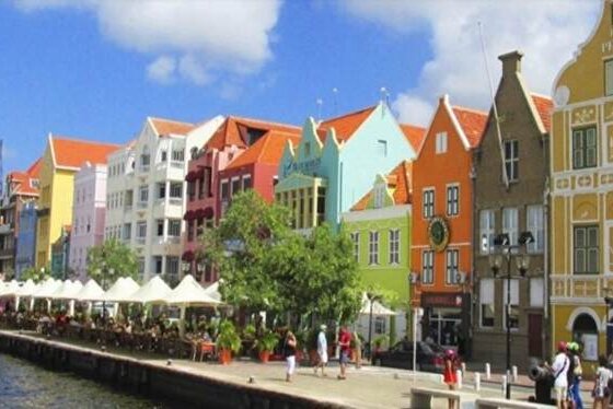 Aruba considera reabrir frontera aérea con Venezuela. La primera Ministra de Aruba, Evelyn Wever-Croes, informó que será en el primer trimestre.