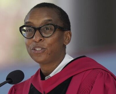 Rectora de Harvard renunció por denuncias de plagio. Crecientes acusaciones que había copiado lenguaje de otros académicos en su tesis doctoral y artículos de revistas provocaron la decisión.