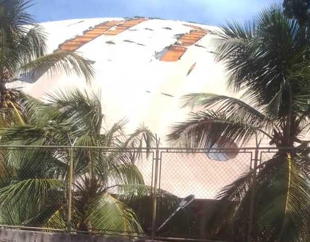 Gimnasio cubierto de Margarita necesita una mano amiga. Ese gimnasio fue sede del equipo de baloncesto Guaiqueríes.