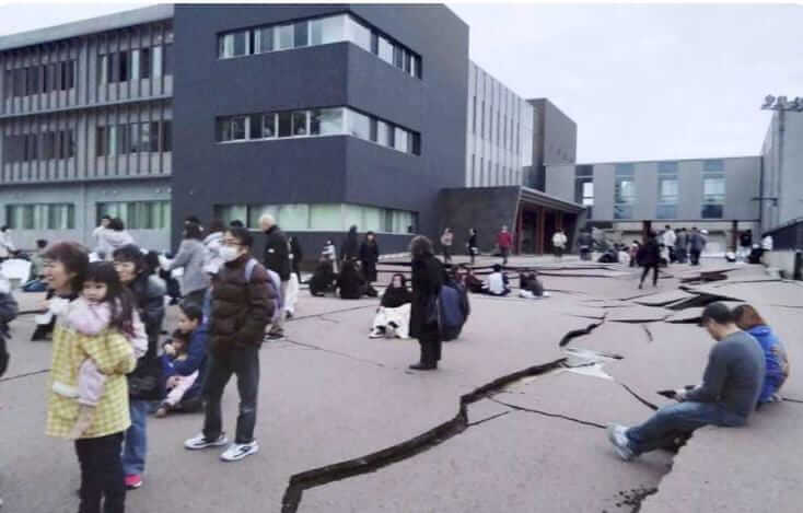 Asciende cifra de muertos por terremoto en Japón.48 muertos, mientras continúan las labores de rescate y la búsqueda de personas atrapadas bajo los escombros de construcciones que se derrumbaron.