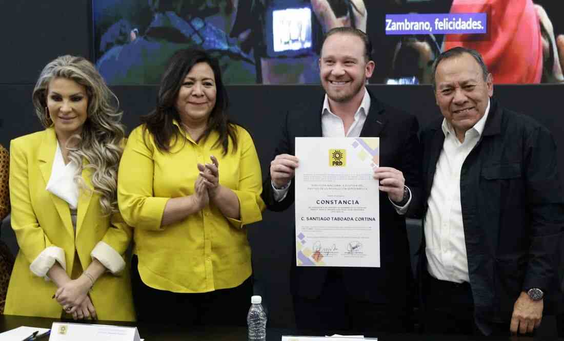 Taboada recibió constancia de candidato del PRD. Jesús Zambrano, presidente del partido lo acreditó como candidato al Gobierno de CDMX.