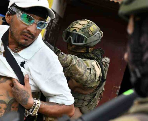 Gobierno de Ecuador sofocó motines en siete cárceles. El presidente Noboa confirmó la liberación de la totalidad de rehenes en las prisiones.