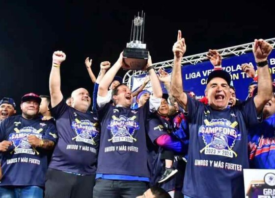 Tiburones de la Guaira campeón de la pelota venezolana tras 37 años de sequía tras doblegar 3-0 a los Cardenales de Lara.