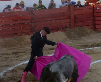 Lidias a la usanza española en Colombia realizaron los diestros colombianos Cristóbal Pardo y Luis Bolívar, quienes cortaron tres orejas.