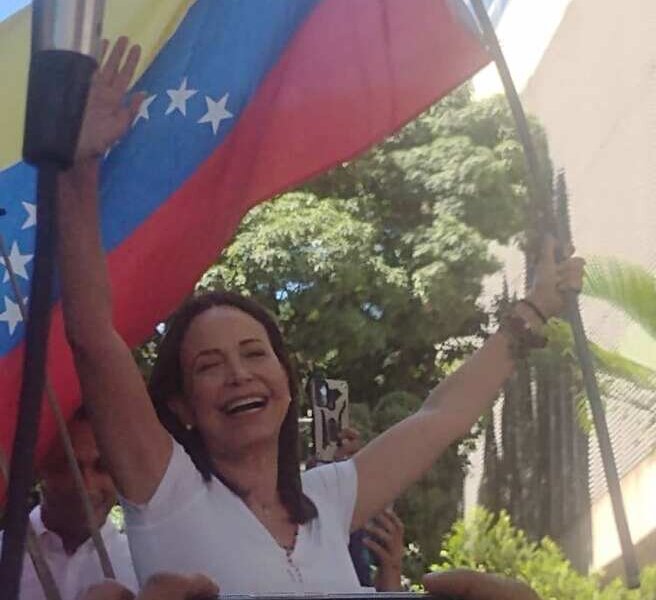 Venezuela recordó fin de la dictadura de Pérez Jiménez. Educadores y trabajadores en general protestaron en Caracas y varias ciudades,