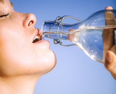 El agua nuevo oro del siglo XXI. A medida que la demanda aumenta, la disponibilidad de agua dulce es una preocupación cada vez mayor.