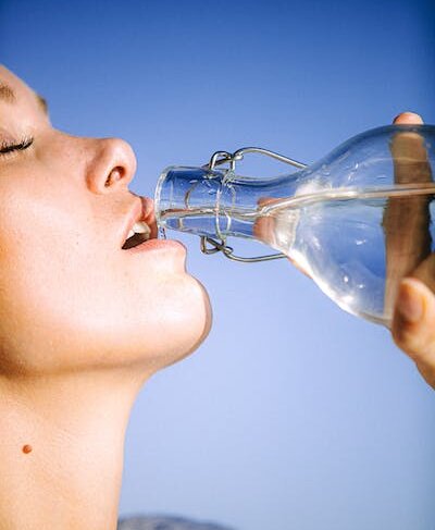 El agua nuevo oro del siglo XXI. A medida que la demanda aumenta, la disponibilidad de agua dulce es una preocupación cada vez mayor.