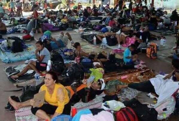 Se disolvió caravana migrante en Chiapas, tras recorrer 105 kilómetros y entregarse a los agentes del Instituto Nacional de Migración.