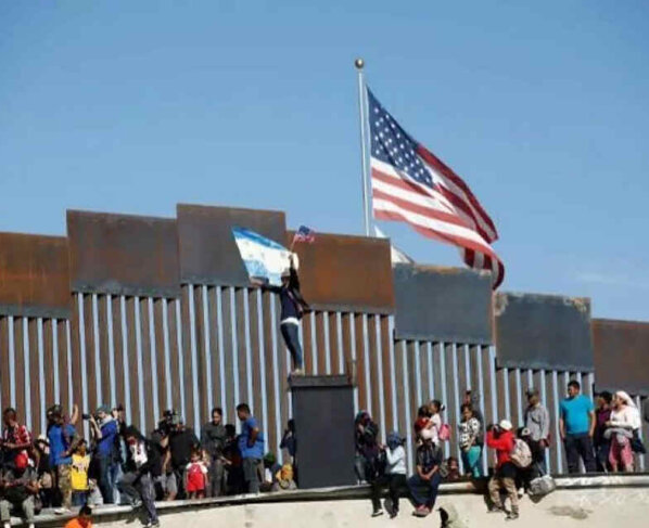 Migrantes pagan a coyotes hasta $40.000 para cruzar a EEUU. Los pagos dependen de la cantidad de personas y nacionalidad, europeos pagan más.