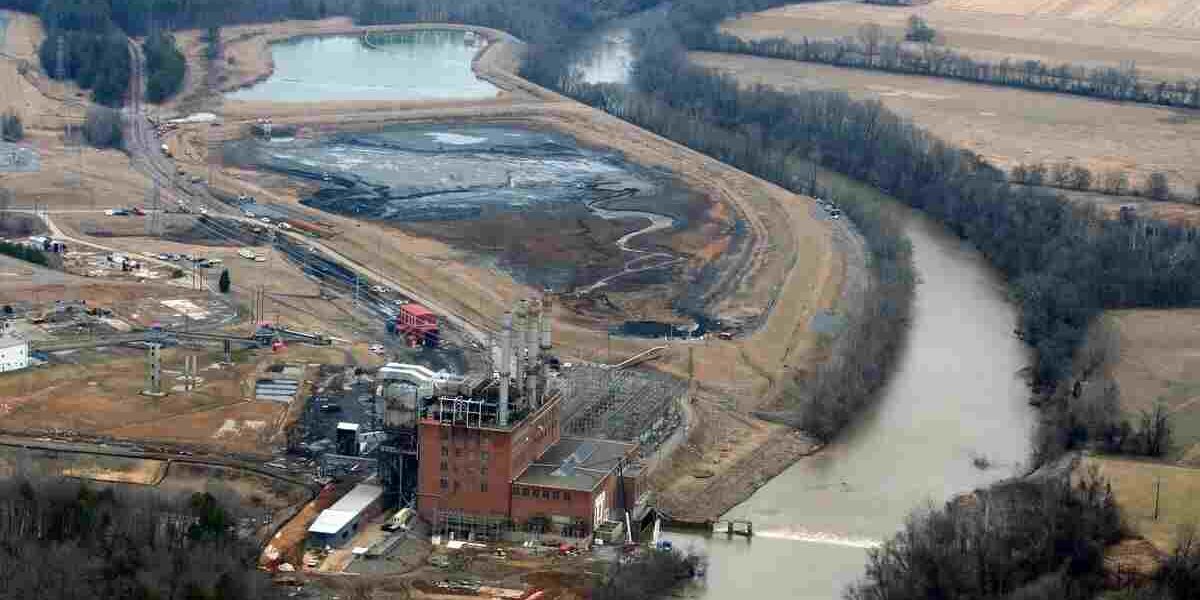 Contaminantes ambientales peligrosos de uso diario. El agua, los suelos y el aire del planeta están siendo contaminados diariamente, con miles de productos tóxicos.