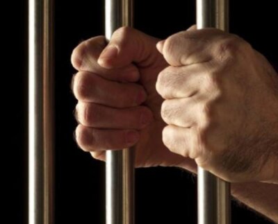 Policía de Indonesia detuvo a tres mexicanos por robo a mano armada en Bali. Desde el pasado 7 de diciembre, estaban como turistas.