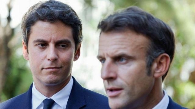 Presidente a los 39 y premier a los 34. Este cambio es vital para Macron continuar su mandato en condiciones políticas internas .