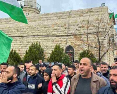 Muerte del líder de Hamás Saleh al-Arouri en un ataque con dron mientras cientos de palestinos salieron a las calles de Ramala para protestar.