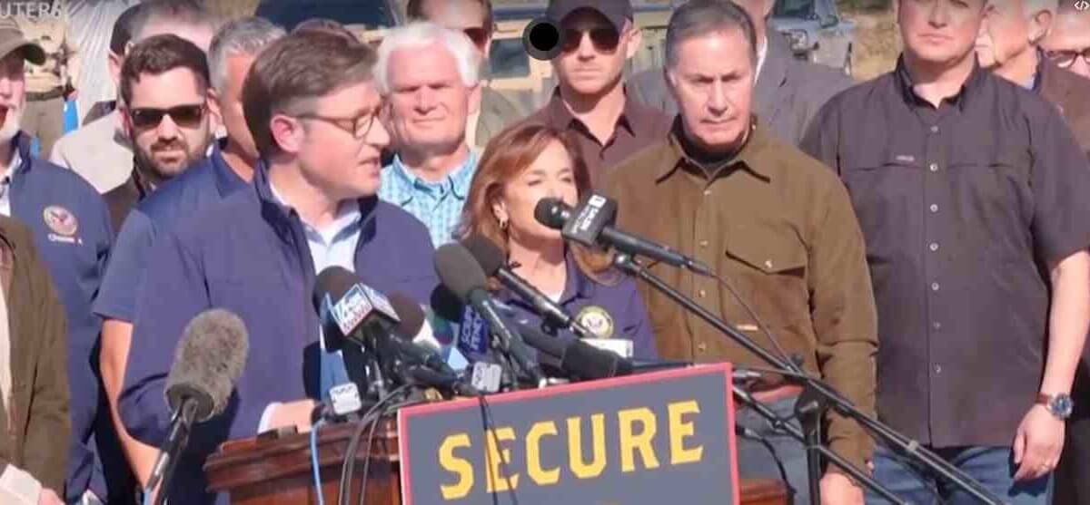 Congresistas republicanos visitaron la frontera en Texas. La visita se da en medio de las negociaciones entre la Casa Blanca y el Senado, que siguen sin ponerse de acuerdo para reforzar la seguridad fronteriza.