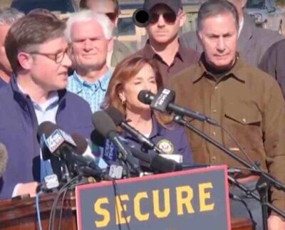 Congresistas republicanos visitaron la frontera en Texas. La visita se da en medio de las negociaciones entre la Casa Blanca y el Senado, que siguen sin ponerse de acuerdo para reforzar la seguridad fronteriza.