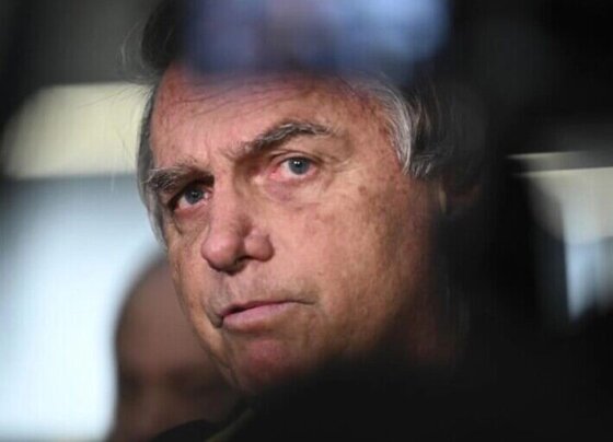 Lanzan operativo contra Bolsonaro y su círculo cercano. La Policía brasileña ordenó la confiscación del pasaporte del expresidente Jair Bolsonaro, en el marco de la investigación por el asalto ocurrido en enero de 2023.