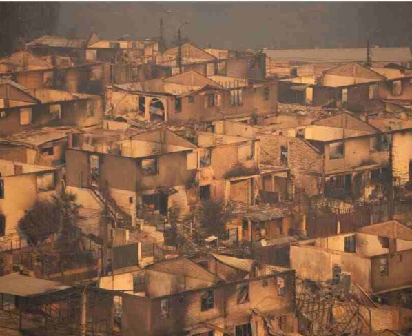 Incendios arrasaron en Chile el área de 14 estadios de fútbol. La superficie quemada es de 9.215,9 hectáreas que abarcan sectores urbanos.