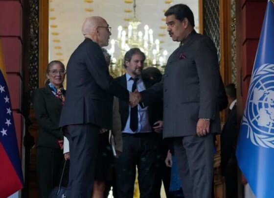 Maduro ordenó cierre de oficina de DDHH de Naciones Unidas. El gobierno acusó a la organización de convertirse en el bufete particular de un grupo de golpistas y terroristas y le dio tres días a su personal para salir de Venezuela.
