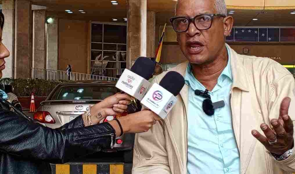 Exigen al CNE permitir el voto de los venezolanos en el exterior. El abogado José Mórón denunció que el gobierno vulnera su derecho.