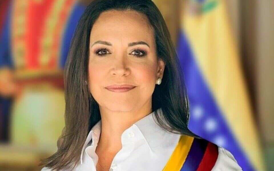 Hoy tenemos una esperanza, tenemos la posibilidad de encontrar una luz en este camino. Esa luz y esa esperanza se llama María Corina Machado.