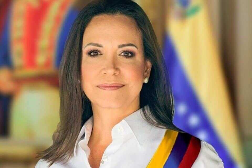 Hoy tenemos una esperanza, tenemos la posibilidad de encontrar una luz en este camino. Esa luz y esa esperanza se llama María Corina Machado.