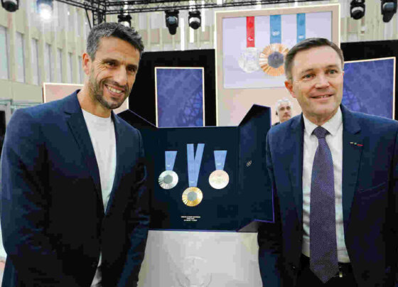 Medallas olímpicas contendrán un fragmento de la Torre Eiffel. De oro, de plata, bronce, las medallas serán también de torre Eiffel.