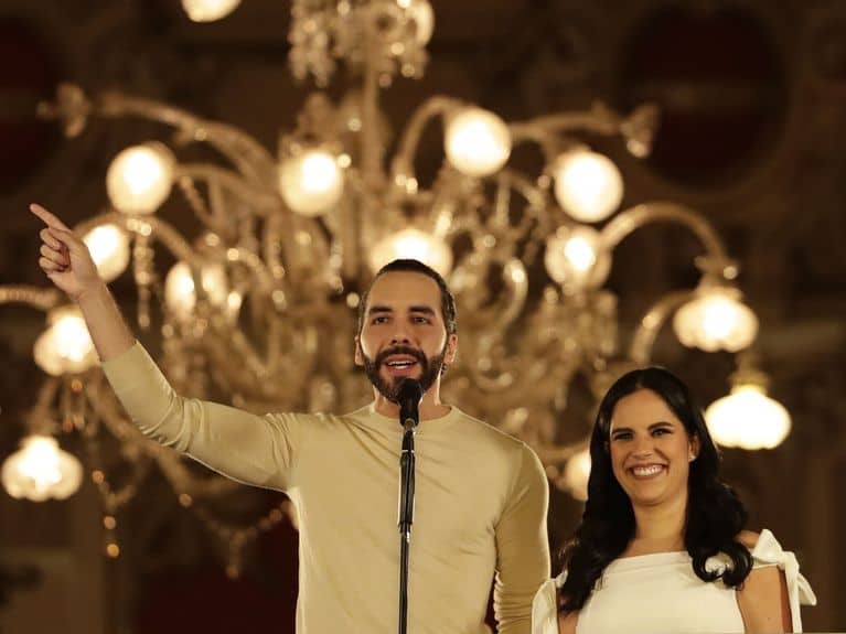 https://heydiariodigital.com/el-salvador-reelegira-a-nayib-bukele-este-domingo/