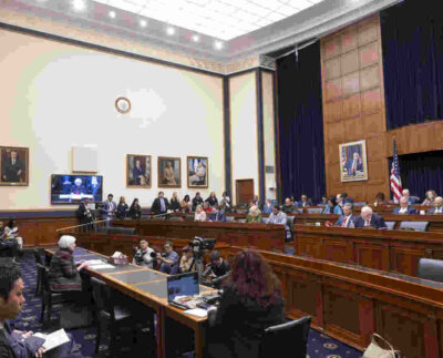 Senado de Estados Unidos enterró pacto migratorio. Un grupo de demócratas y de republicanos tardaron meses en negociar este proyecto de ley con el gobierno del presidente Joe Biden