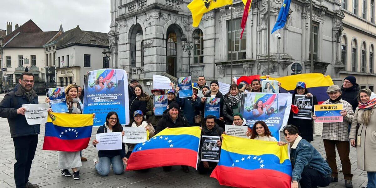 Venezolanos se concentraron en Madrid en apoyo a María Corina. Para exigirle a Nicolás Maduro que respete su candidatura.