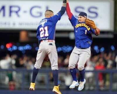 Venezuela sigue invicta al vencer a Curazao en la Serie del Caribe. Dos victorias consecutivas llevan los Tiburones al derrotar 4-2 a Curazao.