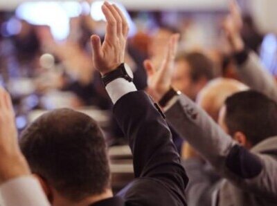 Haber descalificado la meritocracia, y pretender poner a ignorantes de todo tipo al frente de determinadas tareas y empresas, es de lo más vergonzoso que ha ocurrido