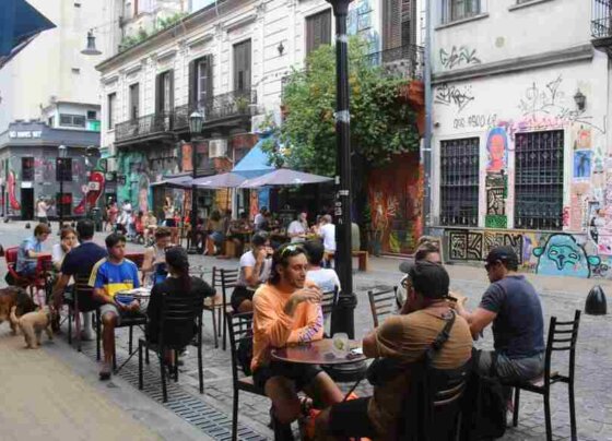San Telmo preserva la historia de Buenos Aires. Al ser fundado en 1806, es el barrio más antiguo de la ciudad de Buenos Aires.