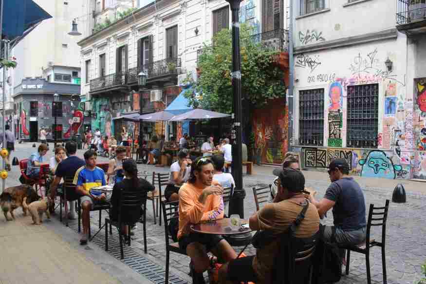 San Telmo preserva la historia de Buenos Aires. Al ser fundado en 1806, es el barrio más antiguo de la ciudad de Buenos Aires.