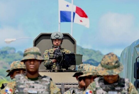 Operativo policial interrumpe migración a través del Darién. El cese comenzó cuando fuerzas policiales colombianas capturaron a dos capitanes de botes en la ciudad septentrional de Necoclí.