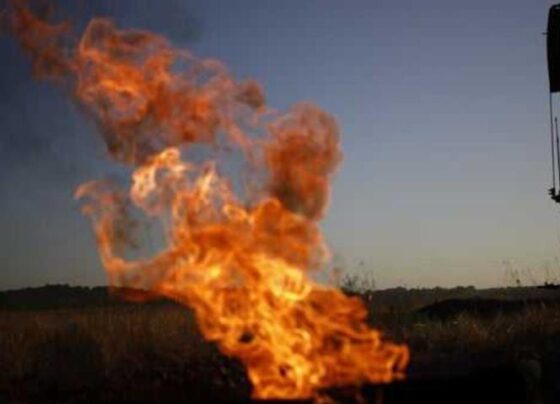 El petróleo comenzó en US$80 por tensión en Rusia. El Brent subió por encima de US$86 el barril después de perder más de 2% en los últimos tres días de la semana pasada, mientras que el West Texas Intermediate superó US$81 dólares.